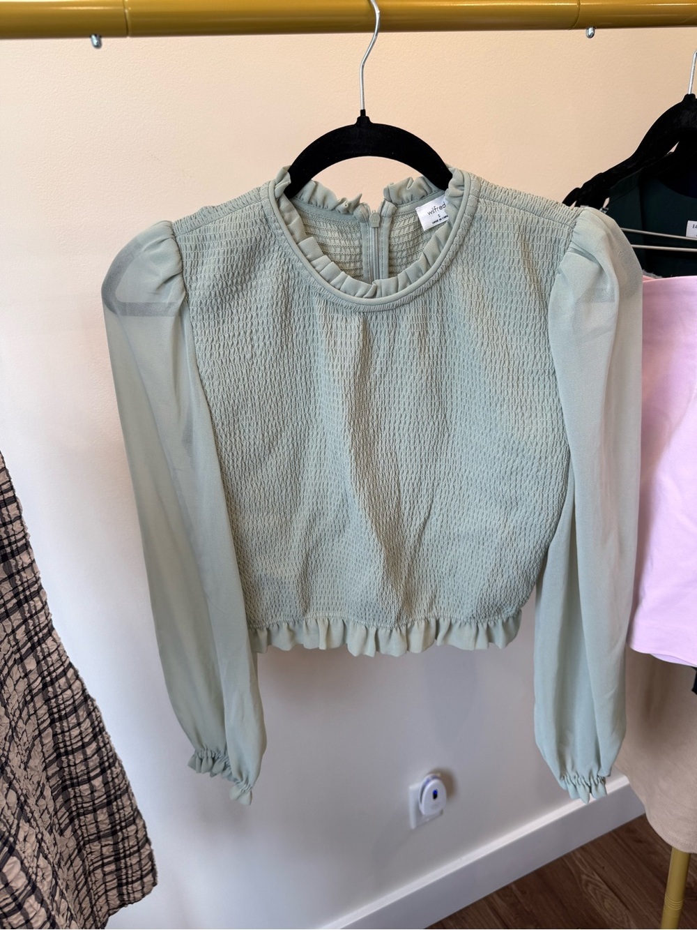 Aritzia Wilfred Tempest Smocked Ruffle Hem Top Light Green Size Small - Picture 10 of 10